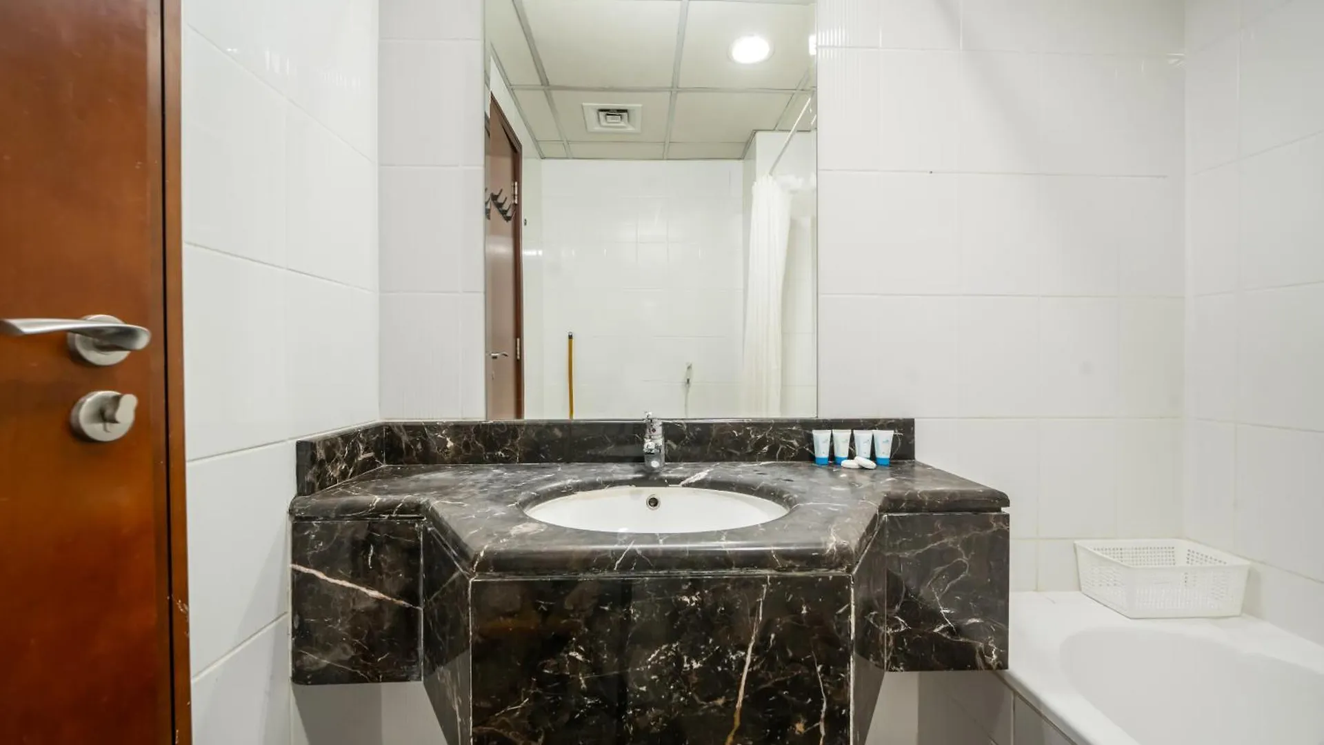 Elegant Studio Downtown 4Min Walk To Burj Khalifa Dubai 0*,  United Arab Emirates